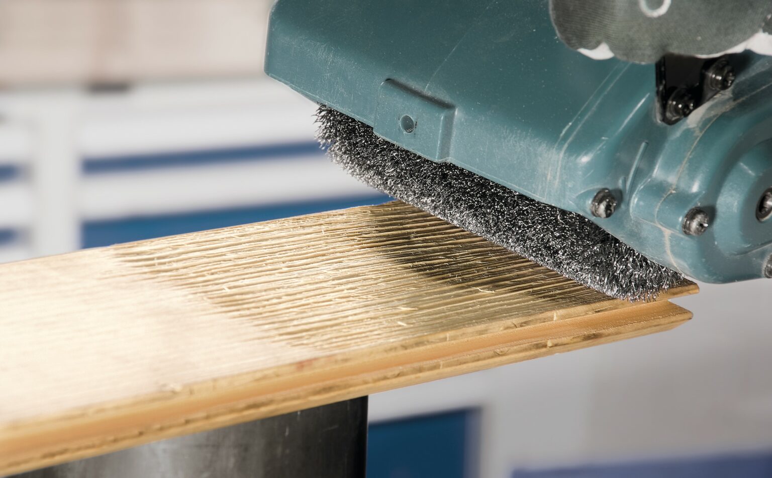 Brushes in satin finishing machines are ideal for processing wooden surfaces
